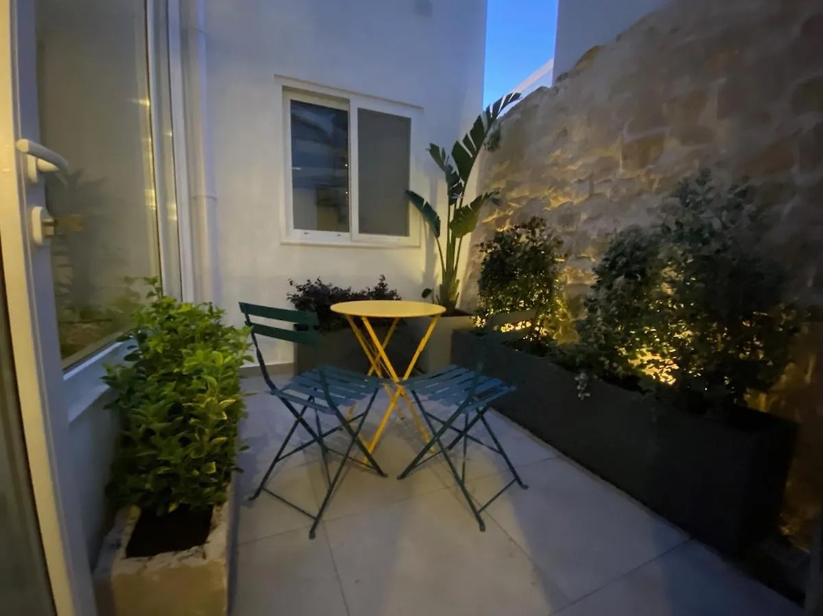 New Designer Townhouse Central Sliema Case de vacanță